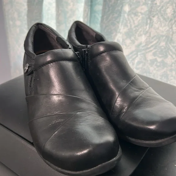 Women’s Black Leather Shoes by Bjorndal size 8.5 - Picture 2 of 4